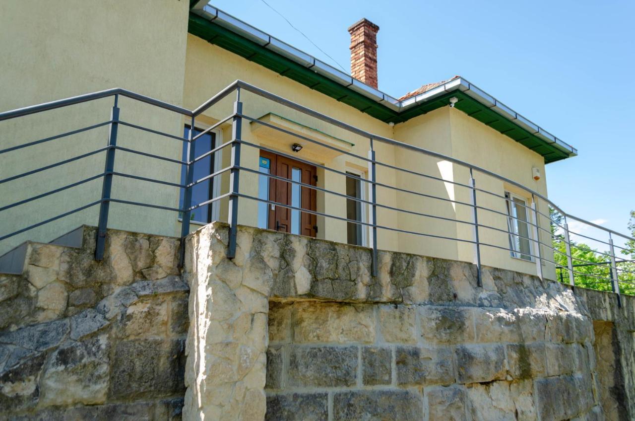 Appartement Mansarda Mica Cu Baie Proprie à Cluj-Napoca Extérieur photo
